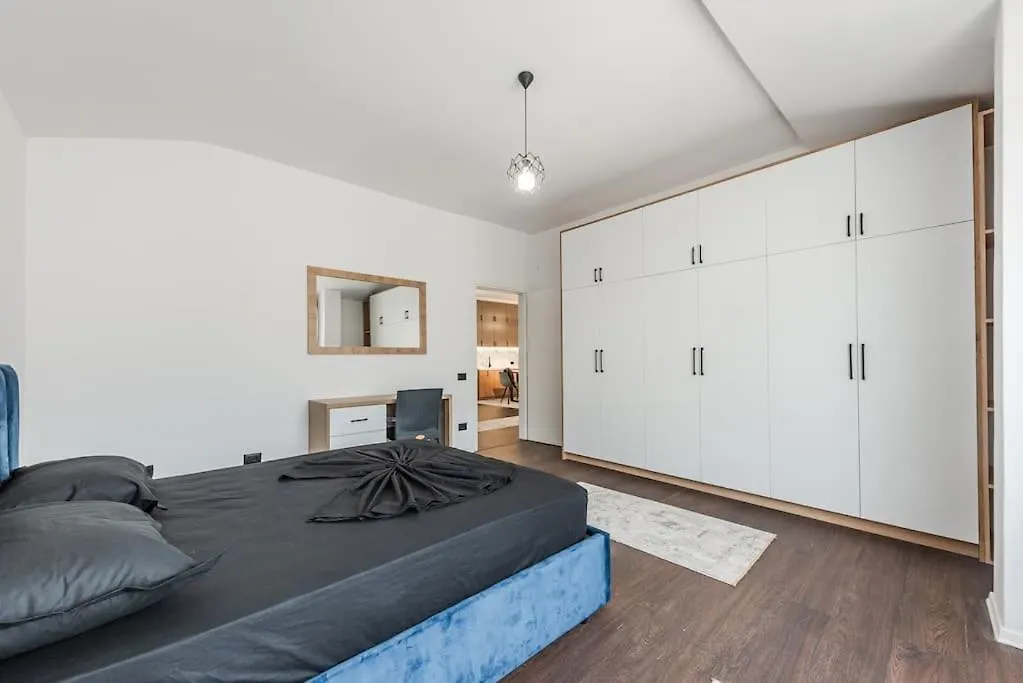 The City Center Penthouse By Ps Durres Apartment